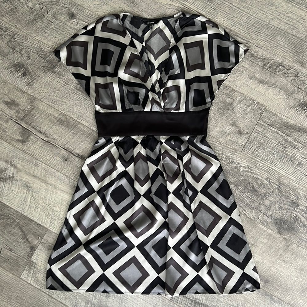 Express 95% silk mini summer black gray dress Sz XS
